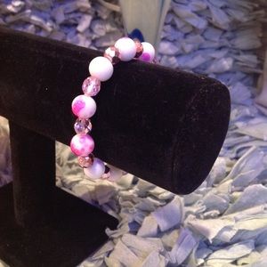 Chic pink stretch bead bracelet